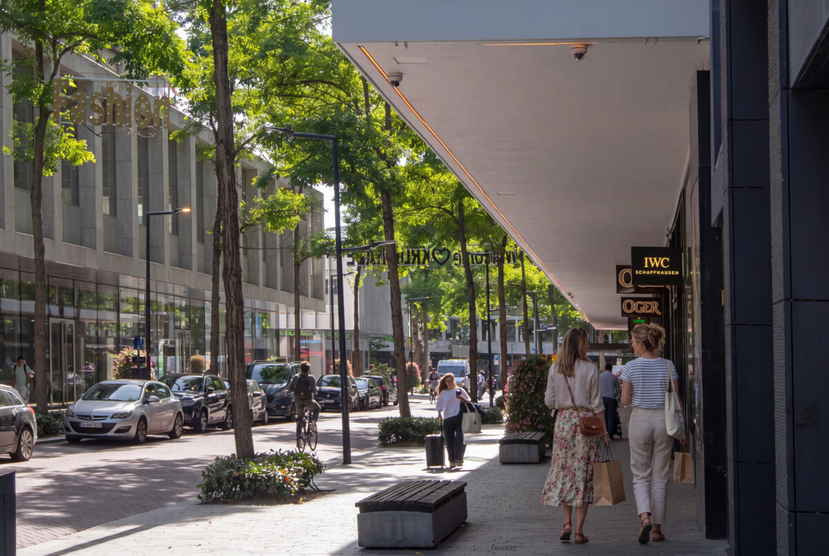Foto Manhave HR The Lobby Shopping 2 dames