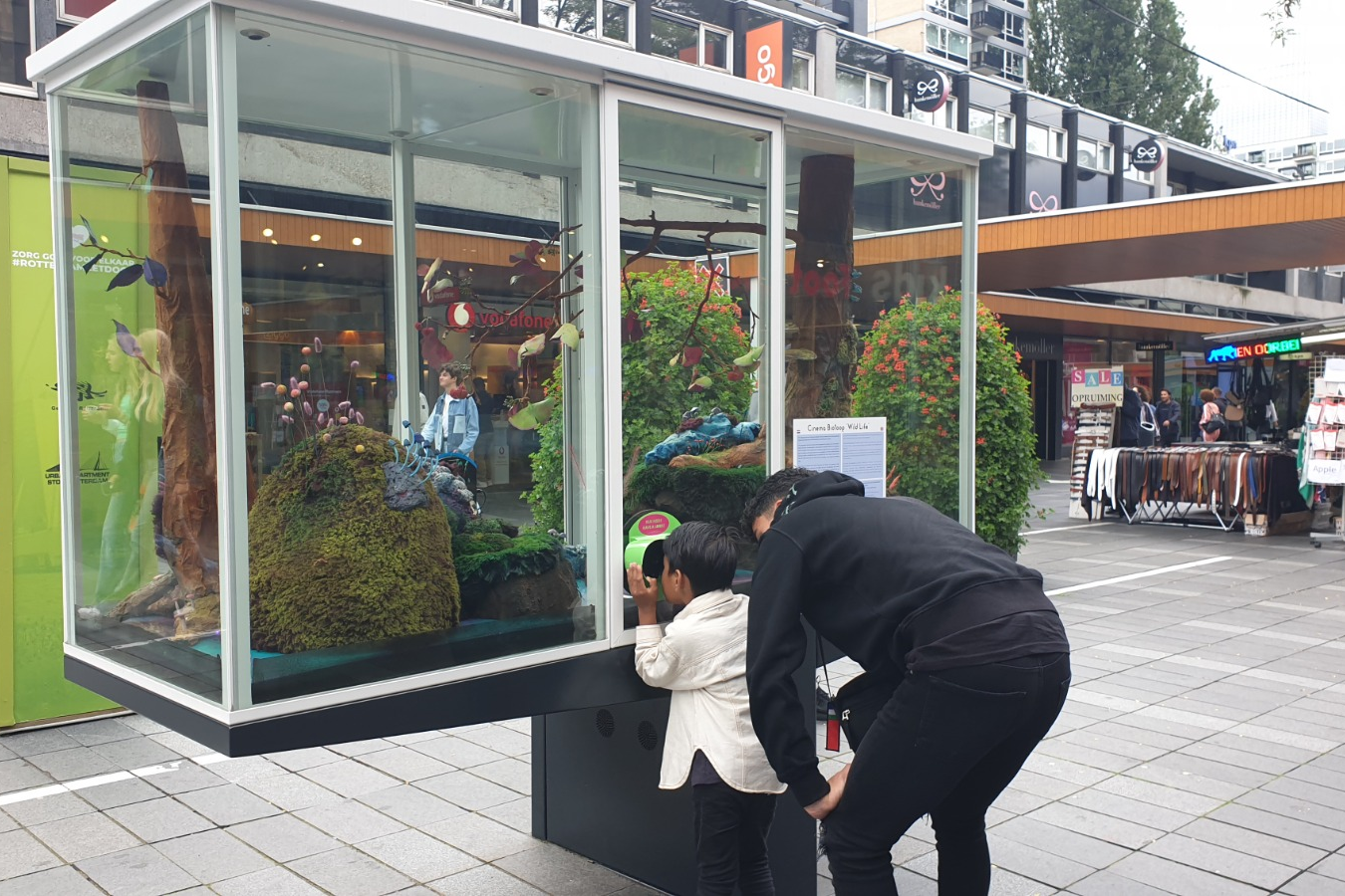 Cinema Biotoop Wild Life vitrine lijnbaan Rotterdam