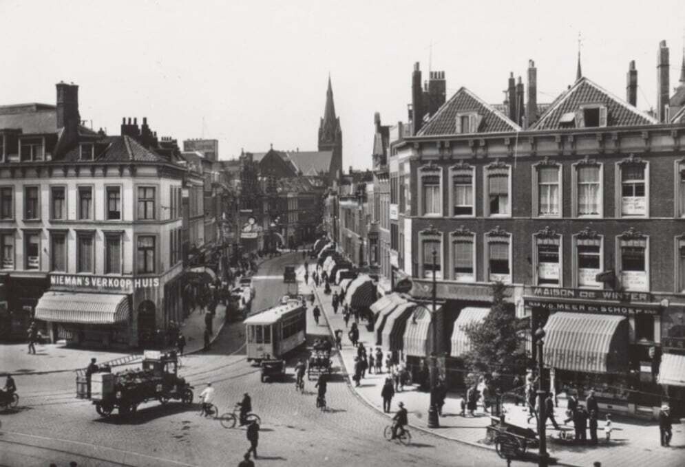 Kruiskade gezien vanaf de Coolsingel 1925