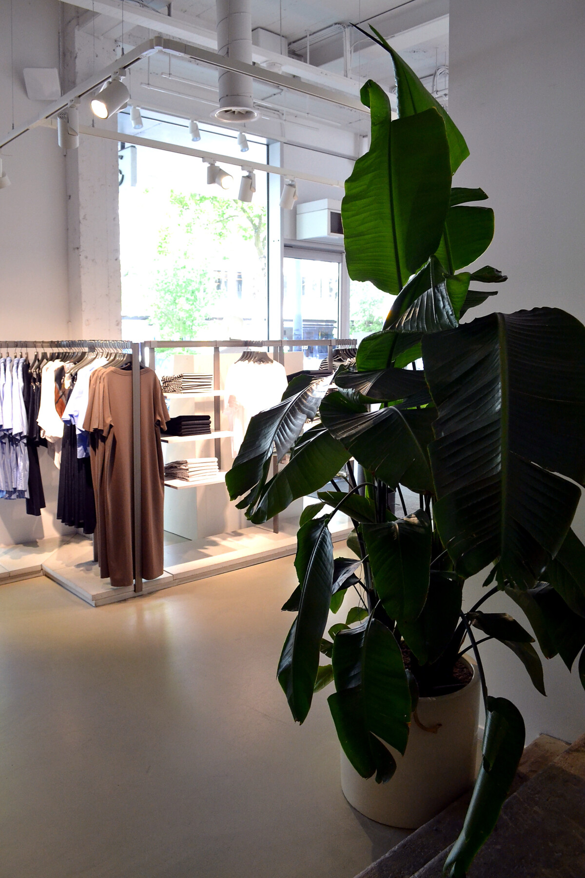 COS Karel Doormanstraat Rotterdam 8
